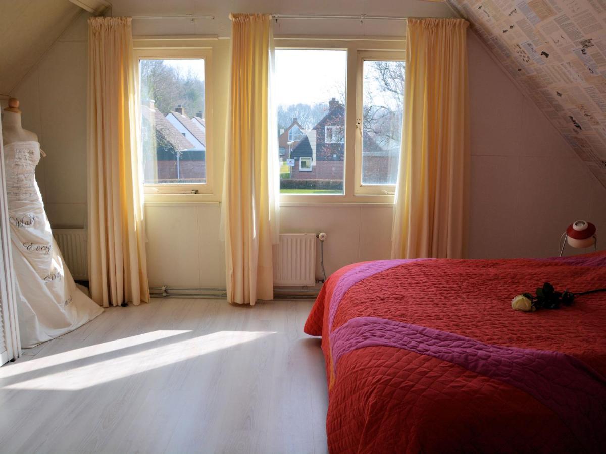 Attractive Holiday Home With Garden ノールトウェイケルハウト　 エクステリア 写真