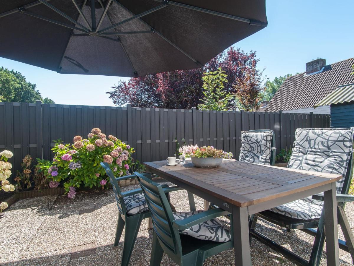 Attractive Holiday Home With Garden ノールトウェイケルハウト　 エクステリア 写真