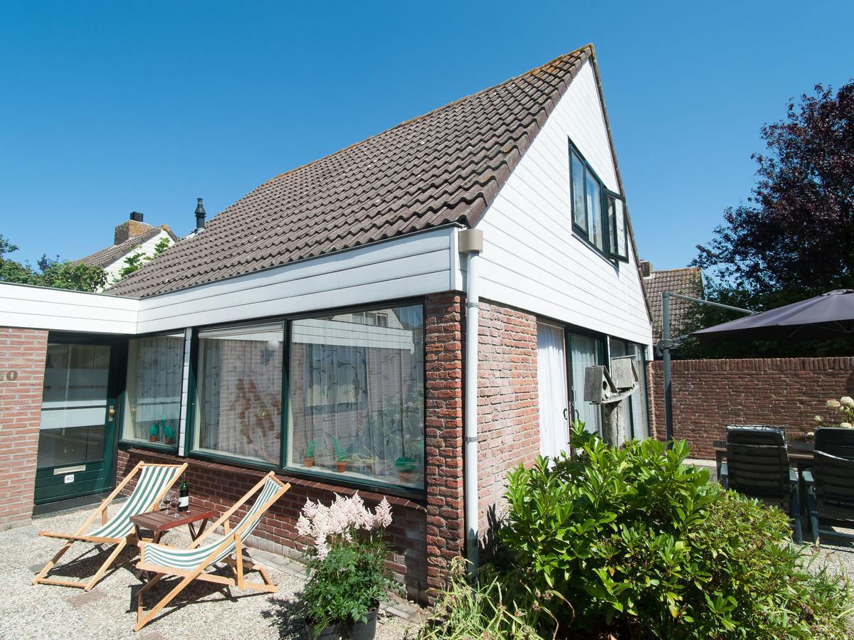Attractive Holiday Home With Garden ノールトウェイケルハウト　 エクステリア 写真