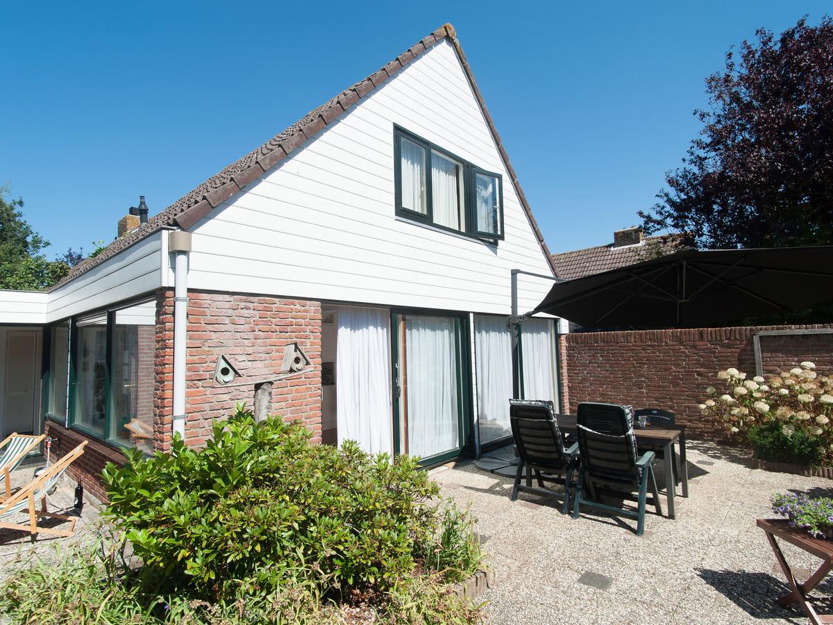 Attractive Holiday Home With Garden ノールトウェイケルハウト　 エクステリア 写真